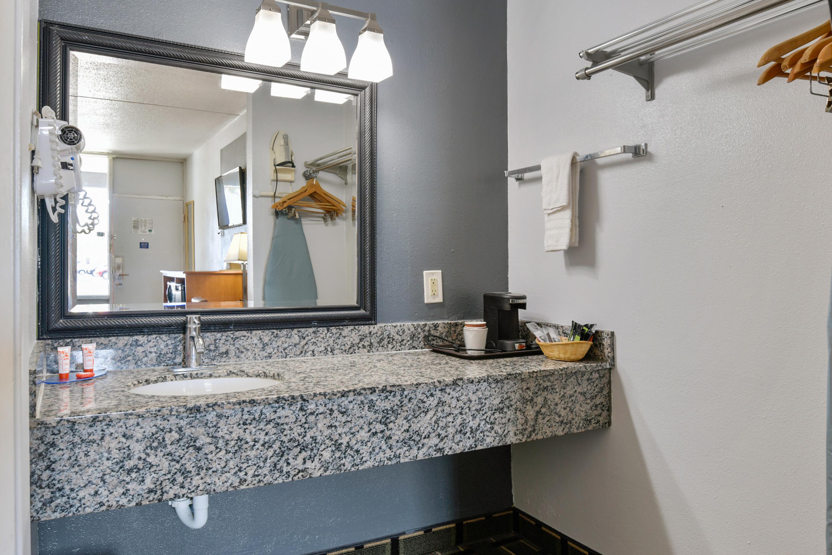 Oyo Hotel Lake Park - Valdosta Area Екстер'єр фото